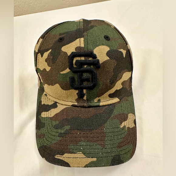 New Era - San Francisco Giants Official License Camo Color9TWENTY Adjustable Cap - Picture 8 of 8